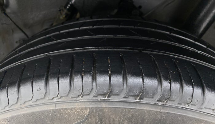 2021 Hyundai VENUE SX 1.0 TURBO, Petrol, Manual, 29,318 km, Left Rear Tyre Tread