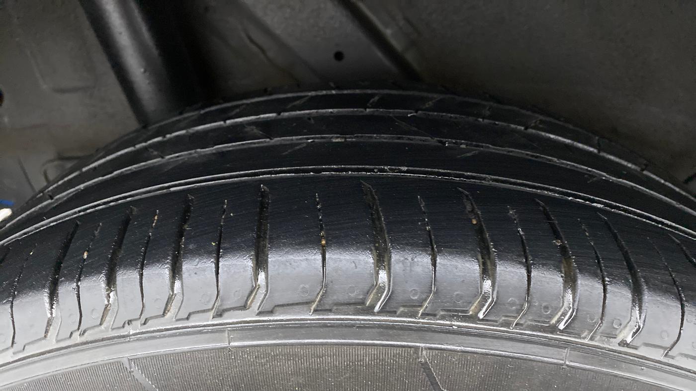2021 Hyundai VENUE SX 1.0 TURBO, Petrol, Manual, 29,318 km, Right Rear Tyre Tread