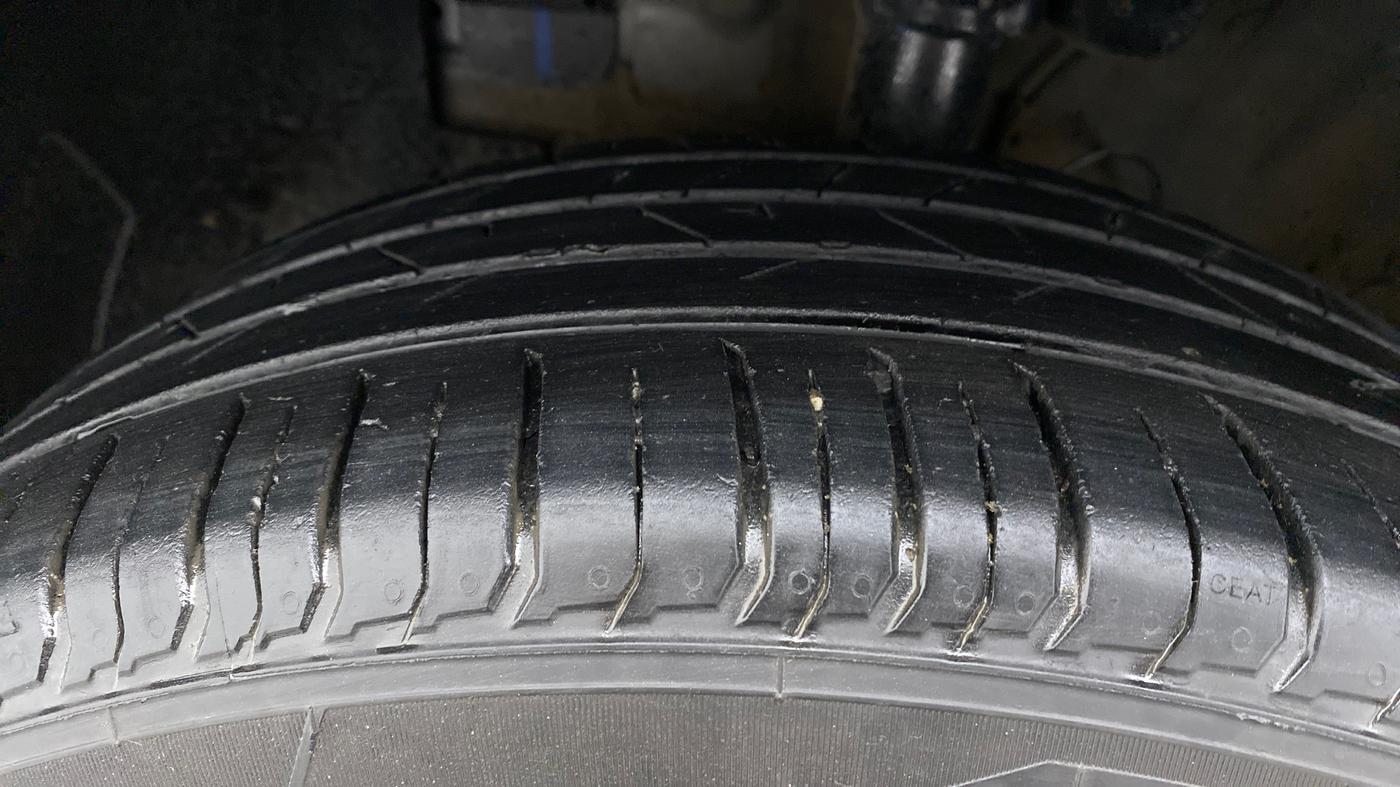 2021 Hyundai VENUE SX 1.0 TURBO, Petrol, Manual, 29,318 km, Left Front Tyre Tread
