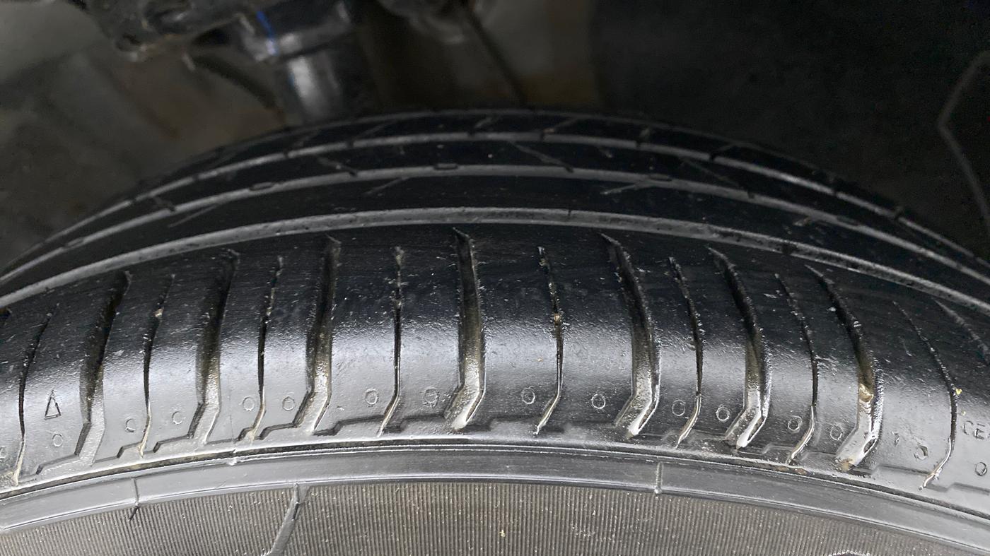 2021 Hyundai VENUE SX 1.0 TURBO, Petrol, Manual, 29,318 km, Right Front Tyre Tread