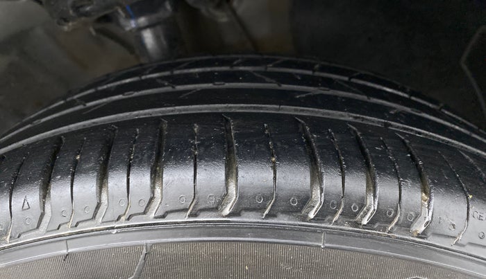 2021 Hyundai VENUE SX 1.0 TURBO, Petrol, Manual, 29,318 km, Right Front Tyre Tread