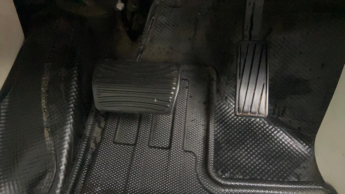 2024 Mahindra XUV 3XO AX5L 1.2 TGDi AT, Petrol, Automatic, 25,503 km, Pedals