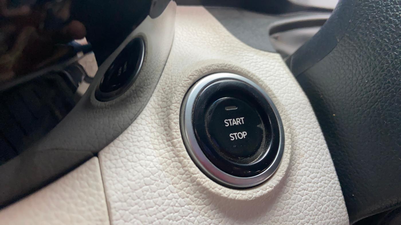 2024 Mahindra XUV 3XO AX5L 1.2 TGDi AT, Petrol, Automatic, 25,503 km, Keyless Start/ Stop Button