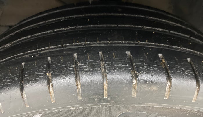 2018 Maruti Baleno ALPHA CVT PETROL 1.2, Petrol, Automatic, 30,248 km, Left Front Tyre Tread