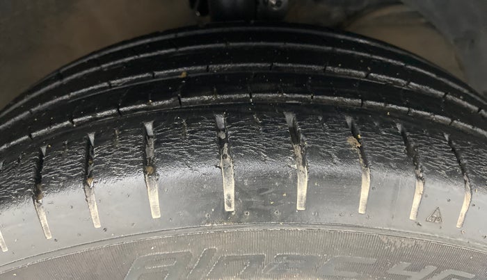 2018 Maruti Baleno ALPHA CVT PETROL 1.2, Petrol, Automatic, 30,248 km, Right Front Tyre Tread