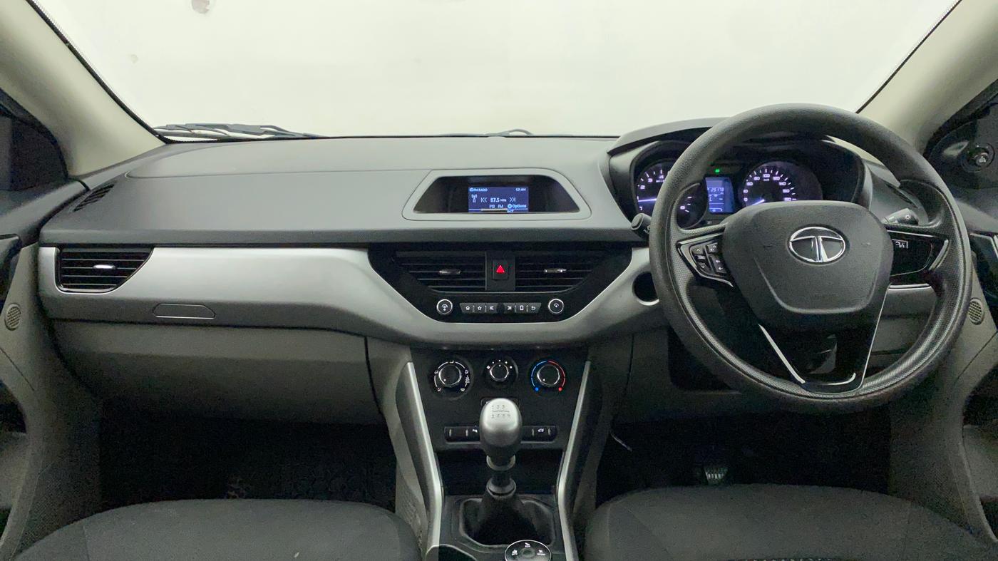 2018 Tata NEXON XM PETROL, Petrol, Manual, 25,528 km, Dashboard