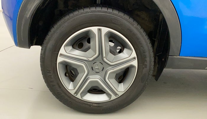 2018 Tata NEXON XM PETROL, Petrol, Manual, 25,528 km, Right Rear Wheel