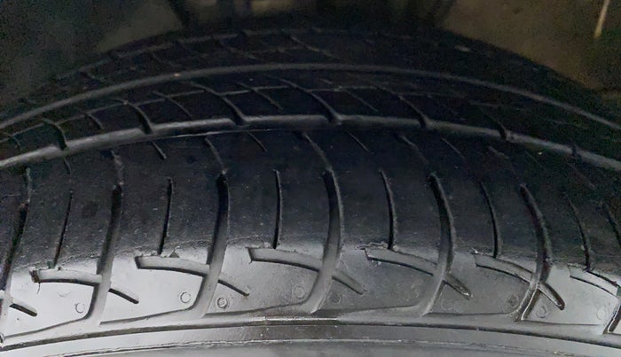 2020 Skoda Rapid 1.0 AMBITION TSI AT, Petrol, Automatic, 27,997 km, Left Front Tyre Tread