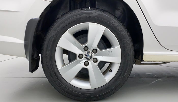 2020 Skoda Rapid 1.0 AMBITION TSI AT, Petrol, Automatic, 27,997 km, Right Rear Wheel