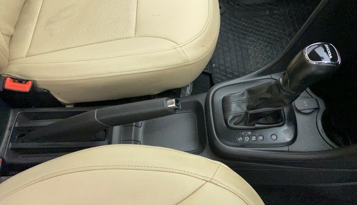 2020 Skoda Rapid 1.0 AMBITION TSI AT, Petrol, Automatic, 27,997 km, Gear Lever