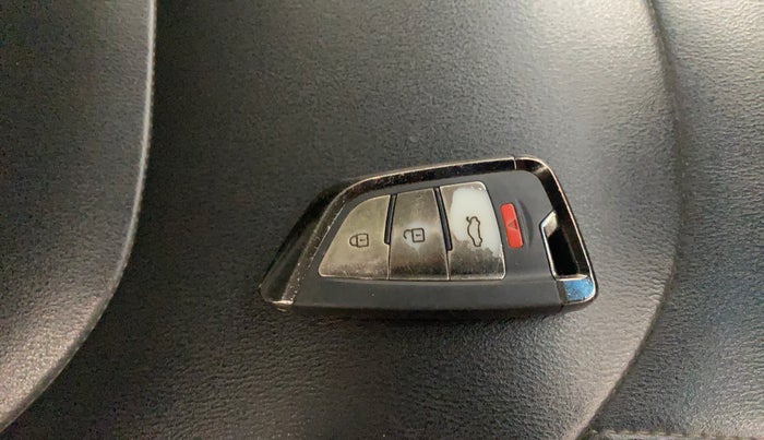 2019 MG HECTOR SHARP 1.5 DCT PETROL, Petrol, Automatic, 72,509 km, Key Close Up