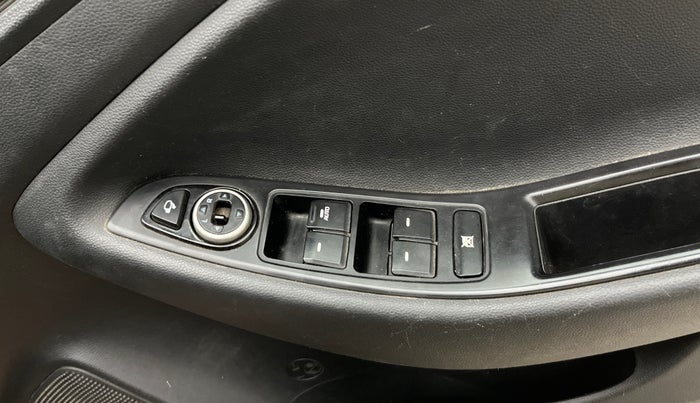 2017 Hyundai i20 Active 1.2 SX, Petrol, Manual, 61,915 km, Driver Side Door Panels Control