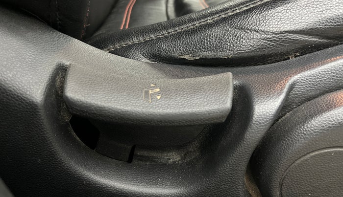 2017 Hyundai i20 Active 1.2 SX, Petrol, Manual, 61,915 km, Driver Side Adjustment Panel