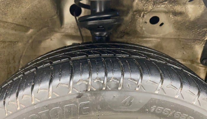 2015 Maruti Wagon R 1.0 VXI, Petrol, Manual, 1,46,341 km, Right Front Tyre Tread