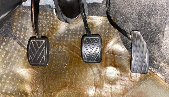 2015 Maruti Wagon R 1.0 VXI, Petrol, Manual, 1,46,341 km, Pedals