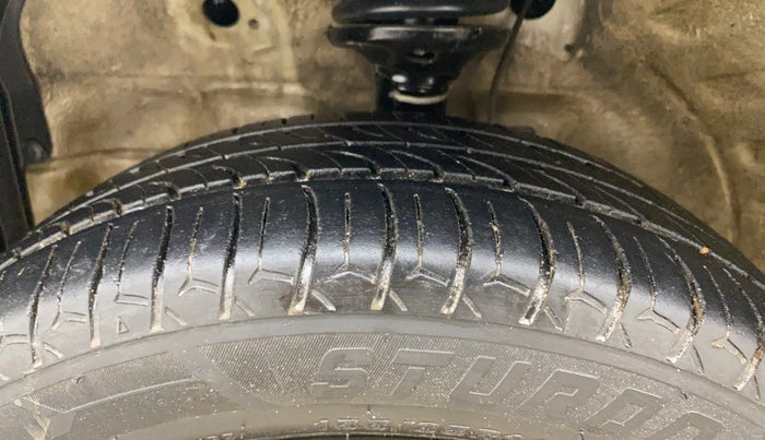2015 Maruti Wagon R 1.0 VXI, Petrol, Manual, 1,46,341 km, Left Front Tyre Tread