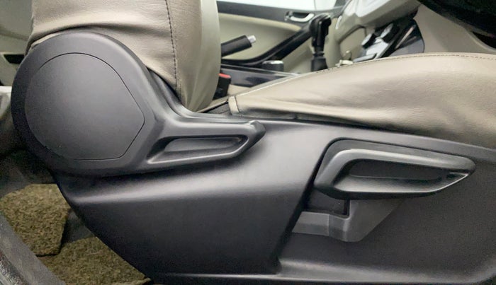 2022 Tata NEXON XZ PLUS (HS) DIESEL, Diesel, Manual, 63,523 km, Driver Side Adjustment Panel