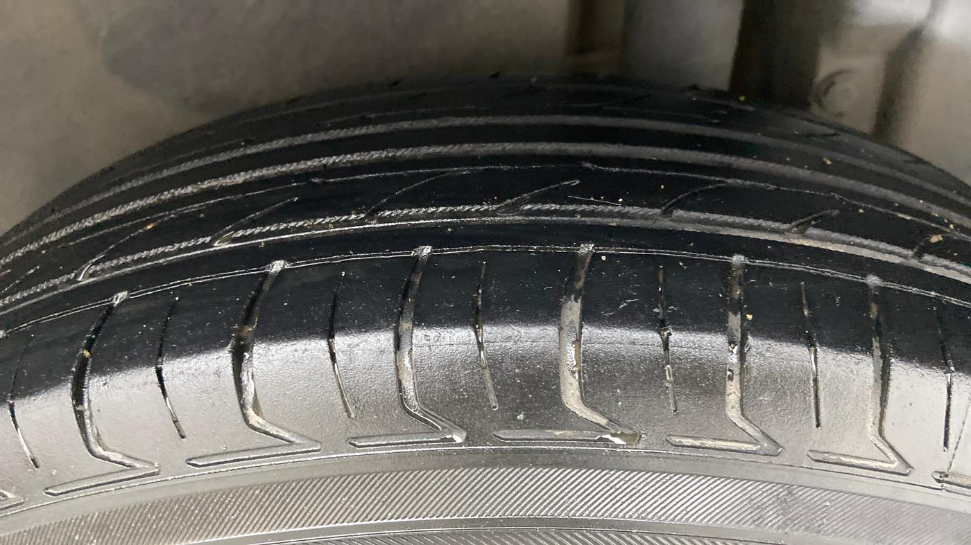 2016 Maruti Swift Dzire VDI (O), Diesel, Manual, 98,427 km, Left Rear Tyre Tread