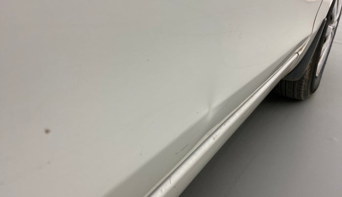 2016 Maruti Swift Dzire VDI (O), Diesel, Manual, 98,427 km, Driver-side door - Slightly dented