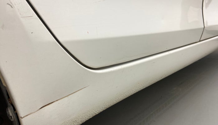 2016 Maruti Swift Dzire VDI (O), Diesel, Manual, 98,427 km, Right running board - Minor scratches