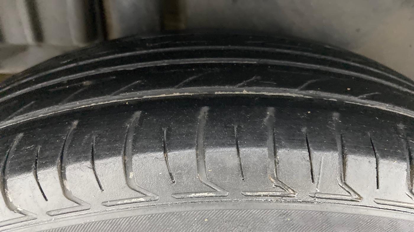 2016 Maruti Swift Dzire VDI (O), Diesel, Manual, 98,427 km, Right Rear Tyre Tread