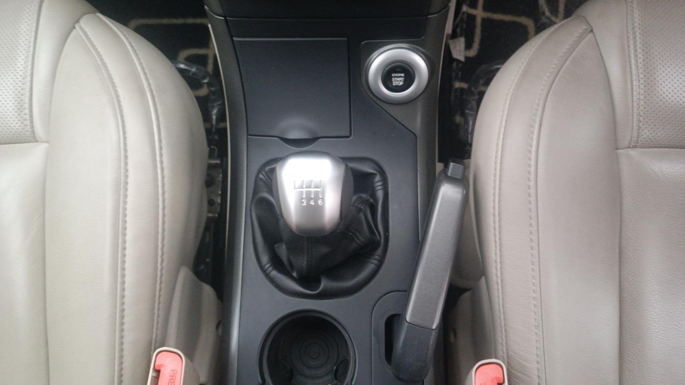 2017 Mahindra XUV500 W8, Diesel, Manual, 32,709 km, Gear Lever