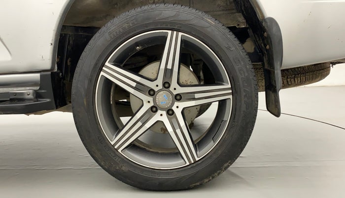 2017 Mahindra Scorpio S6 PLUS 1.99 INTELLI-HYBRID, Diesel, Manual, 99,839 km, Left Rear Wheel