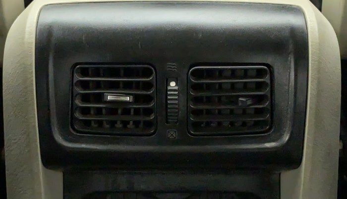2017 Mahindra Scorpio S6 PLUS 1.99 INTELLI-HYBRID, Diesel, Manual, 99,839 km, Rear AC Vents
