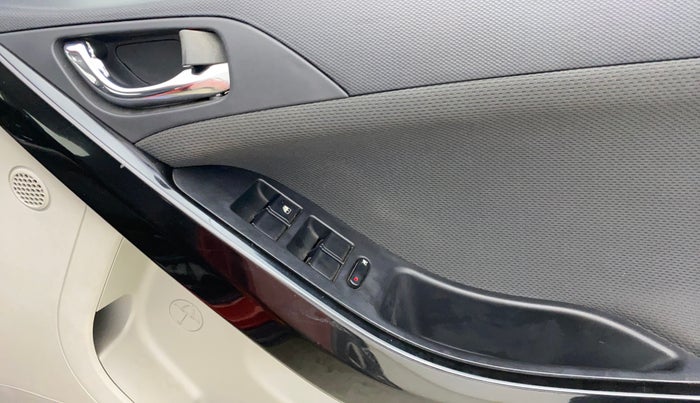 2019 Tata NEXON XZA PLUS PETROL DUAL TONE, Petrol, Automatic, 19,560 km, Driver Side Door Panels Control