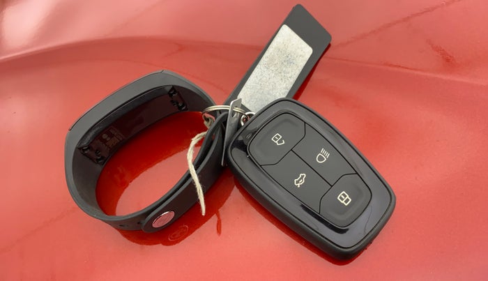 2019 Tata NEXON XZA PLUS PETROL DUAL TONE, Petrol, Automatic, 19,560 km, Key Close Up