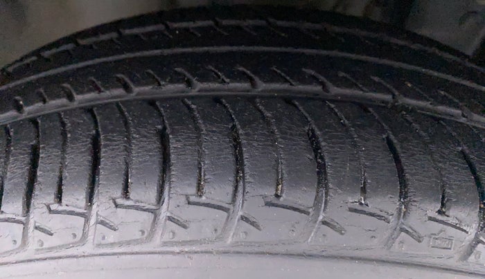 2017 Nissan Micra Active XV S, Petrol, Manual, 50,994 km, Right Front Tyre Tread