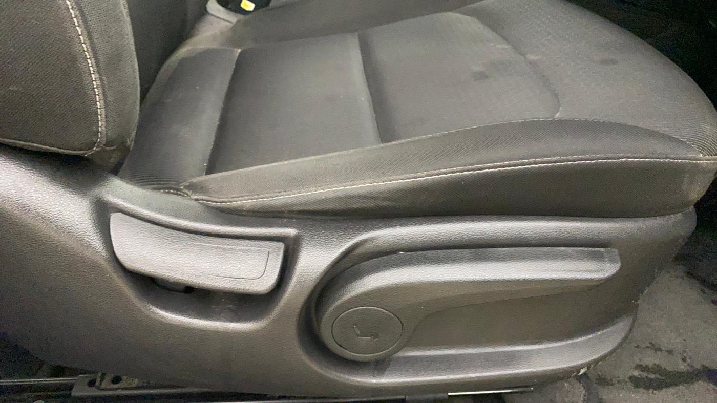 2017 Hyundai New Elantra 2.0 S PETROL, Petrol, Manual, 45,909 km, Driver Side Adjustment Panel