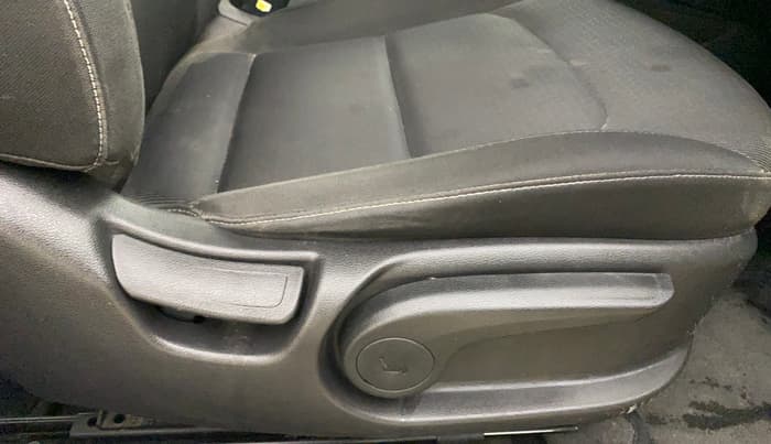 2017 Hyundai New Elantra 2.0 S PETROL, Petrol, Manual, 45,909 km, Driver Side Adjustment Panel