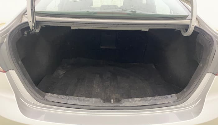 2017 Hyundai New Elantra 2.0 S PETROL, Petrol, Manual, 45,909 km, Boot Inside