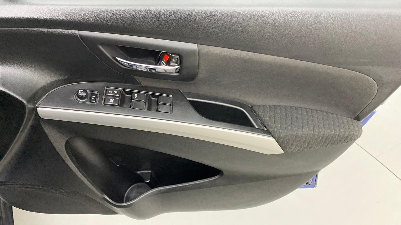 2016 Maruti S Cross ZETA 1.3, Diesel, Manual, 48,266 km, Driver Side Door Panels Control