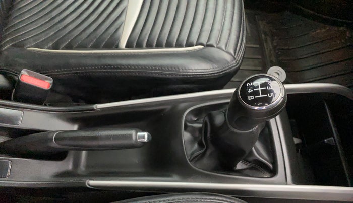 2018 Maruti Baleno ALPHA PETROL 1.2, CNG, Manual, 63,598 km, Gear Lever