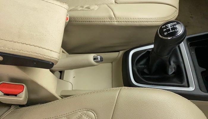 2021 Maruti Dzire VXI, Petrol, Manual, 21,019 km, Gear Lever