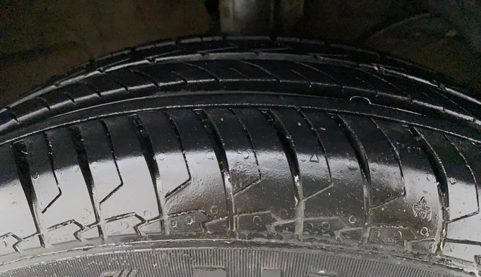 2021 Maruti Dzire VXI, Petrol, Manual, 21,019 km, Right Front Tyre Tread