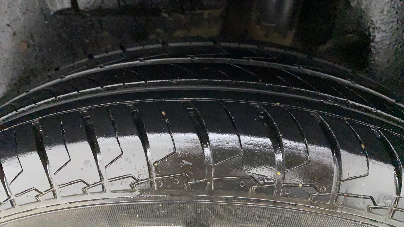 2021 Maruti Dzire VXI, Petrol, Manual, 21,019 km, Left Rear Tyre Tread