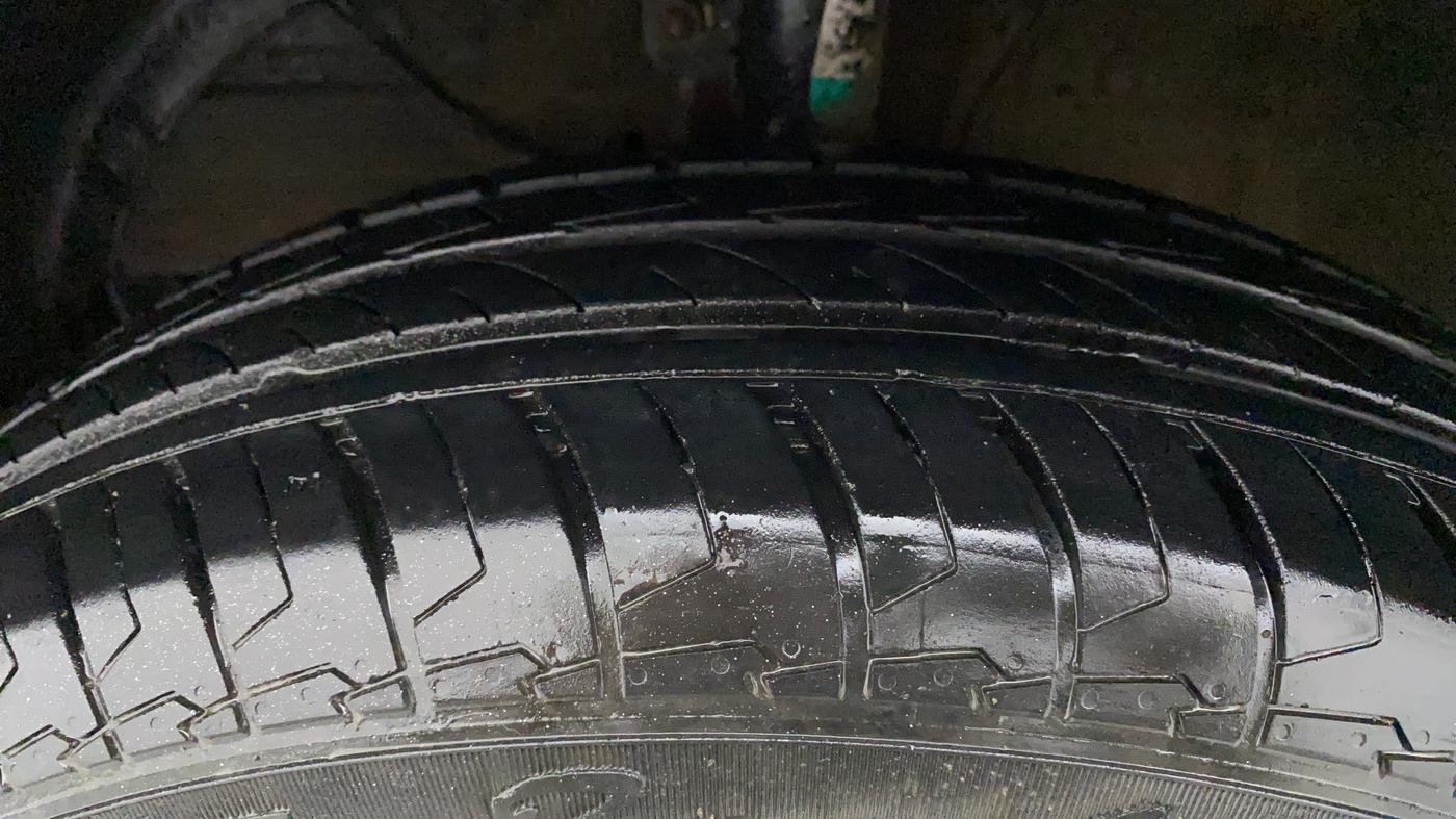2021 Maruti Dzire VXI, Petrol, Manual, 21,019 km, Left Front Tyre Tread