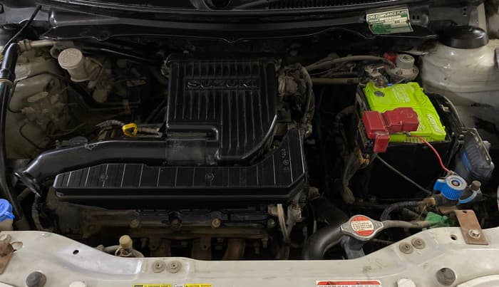 2016 Maruti Swift LXI (O), CNG, Manual, 66,959 km, Engine View