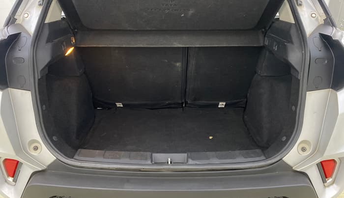 2021 Tata NEXON XZA PLUS DIESEL, Diesel, Automatic, 38,735 km, Boot Inside