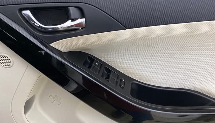 2021 Tata NEXON XZA PLUS DIESEL, Diesel, Automatic, 38,735 km, Driver Side Door Panels Control