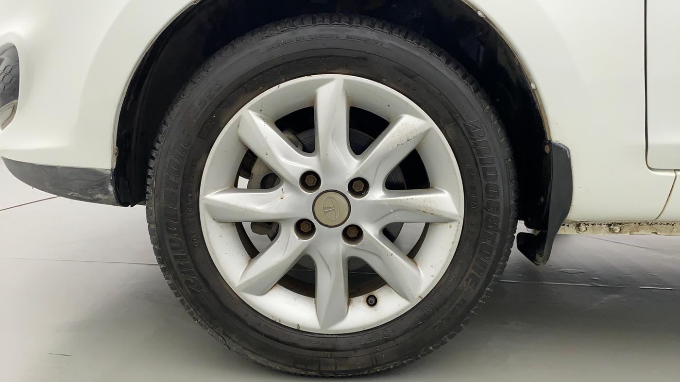 2016 Tata Zest XT RT, Petrol, Manual, 42,556 km, Left Front Wheel
