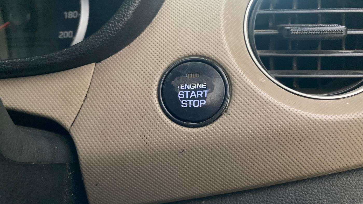 2015 Hyundai Grand i10 ASTA AT 1.2 KAPPA VTVT, CNG, Automatic, 90,155 km, Keyless Start/ Stop Button