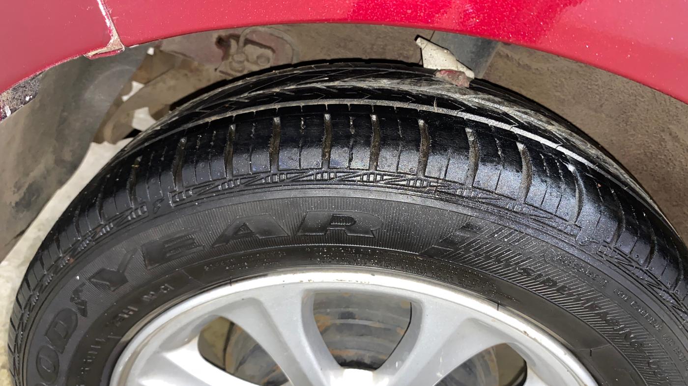 2015 Hyundai Grand i10 ASTA AT 1.2 KAPPA VTVT, CNG, Automatic, 90,155 km, Right Rear Tyre Tread