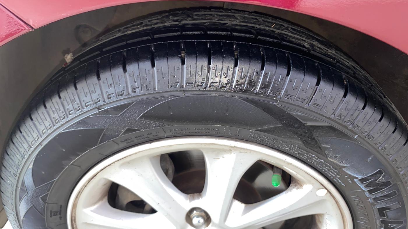 2015 Hyundai Grand i10 ASTA AT 1.2 KAPPA VTVT, CNG, Automatic, 90,155 km, Left Front Tyre Tread