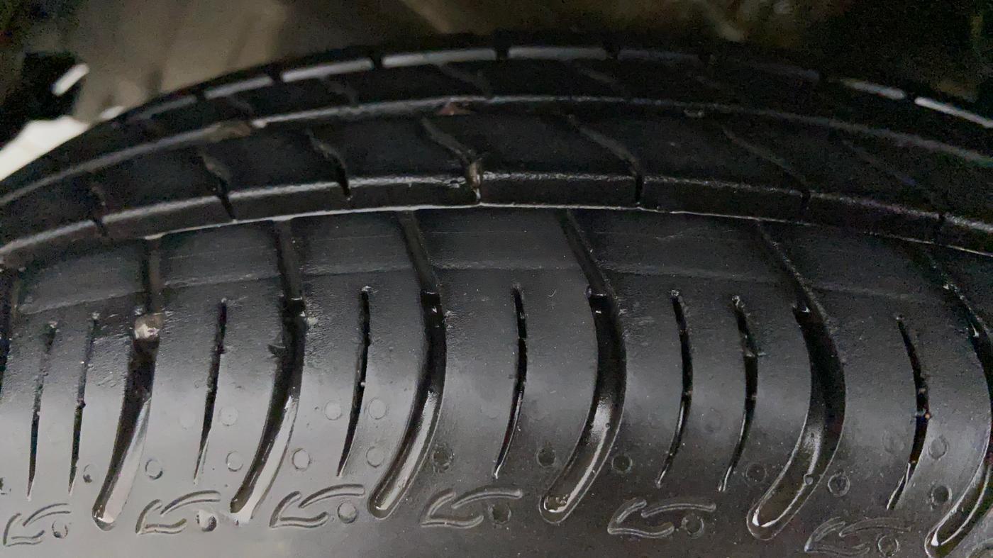 2020 Maruti S PRESSO VXI, Petrol, Manual, 13,090 km, Right Front Tyre Tread
