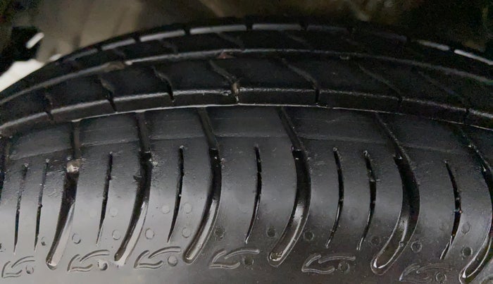 2020 Maruti S PRESSO VXI, Petrol, Manual, 13,090 km, Right Front Tyre Tread