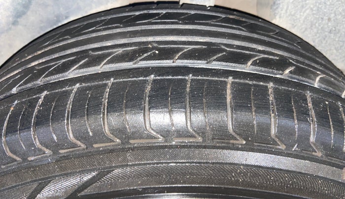 2021 Jeep Compass SPORT 1.4 PETROL DCT, Petrol, Automatic, 1,13,112 km, Left Rear Tyre Tread